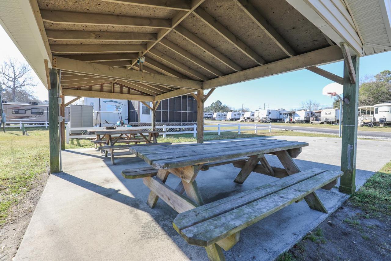 Model Home Near Camp Lejeune With Water View Sneads Ferry Exterior foto